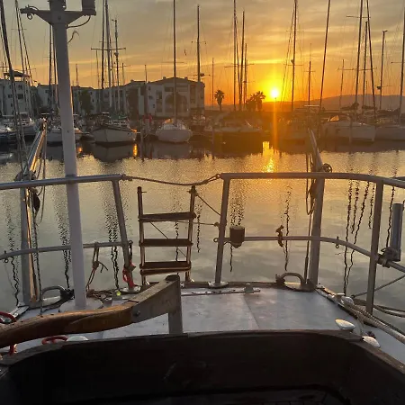 ספינת מלון Tanimara לאוקאט