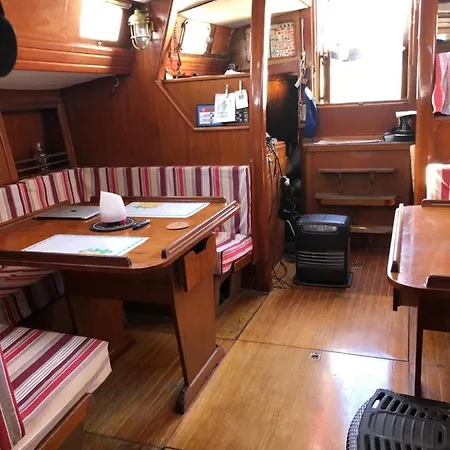 Tanimara ספינת מלון *